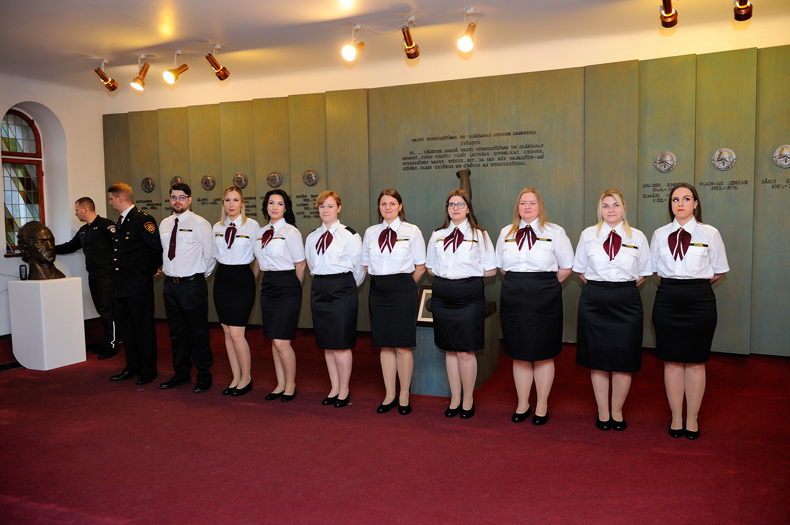 Jaunās VUGD amatpersonas muzeja Slavas zēlē