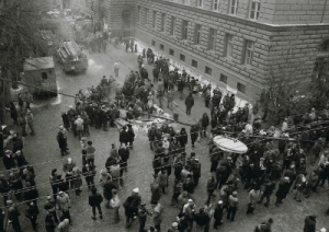 Foto-dokumentālā izstāde "Barikādes"