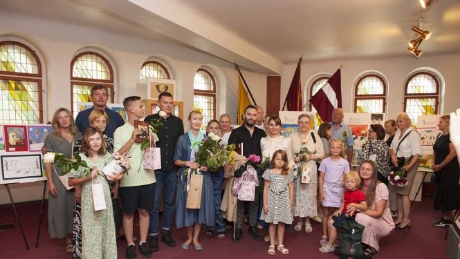 Kopbilde izstādes atklāšanamuzeja Slavas zālē 
