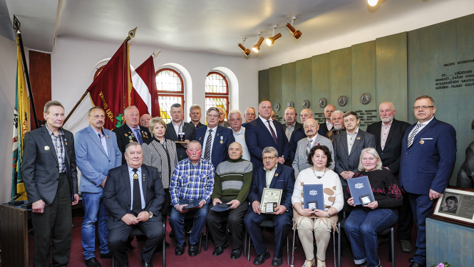 Kopbilde Slavas zālē