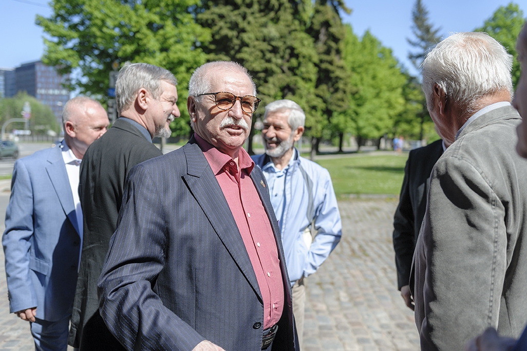 priekšplānā J.Kisļaks
