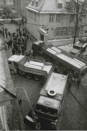 Foto-dokumentālā izstāde "Barikādes"