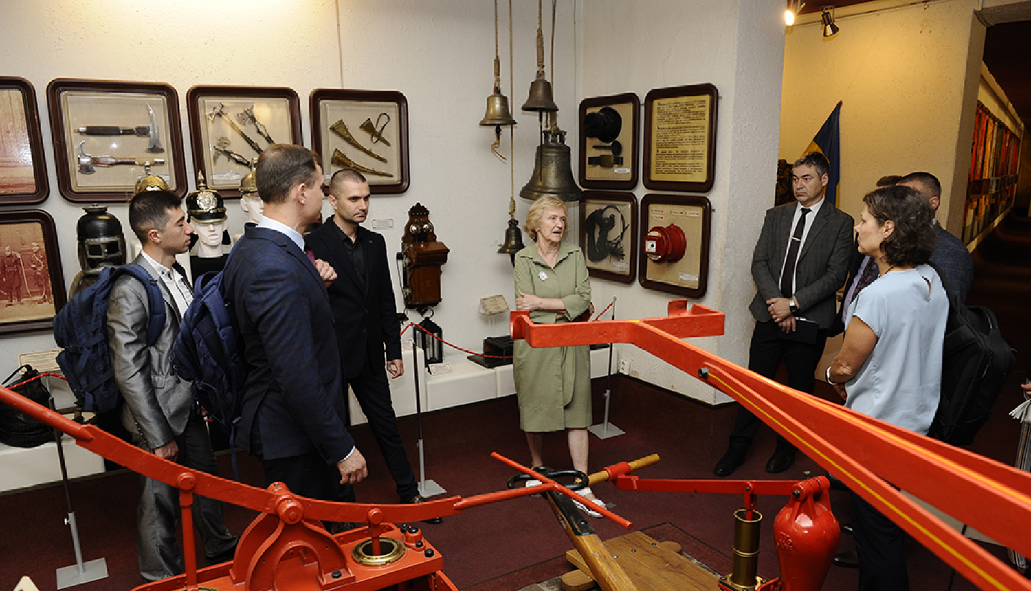 Viesi muzeja Vēstures zālē iepazīstas ar ekspozīciju