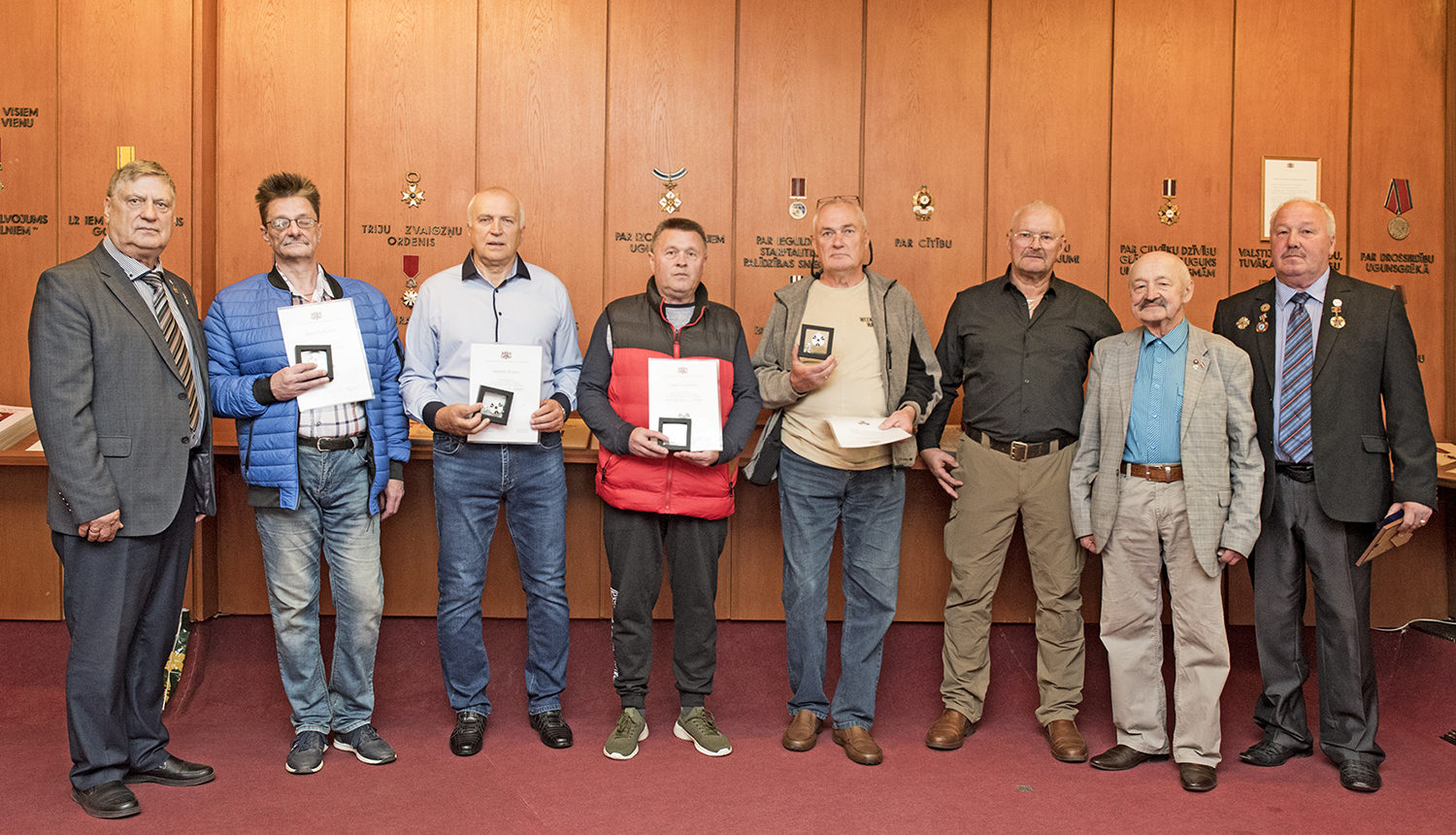 Kopskats apbalvotie muzeja Slavas zālē