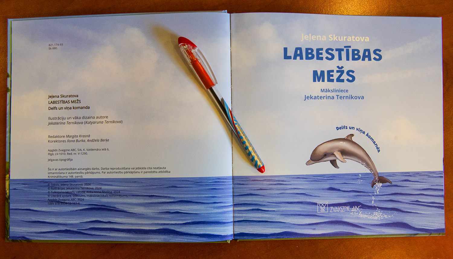 Grāmas "Labestības mežs" vāks